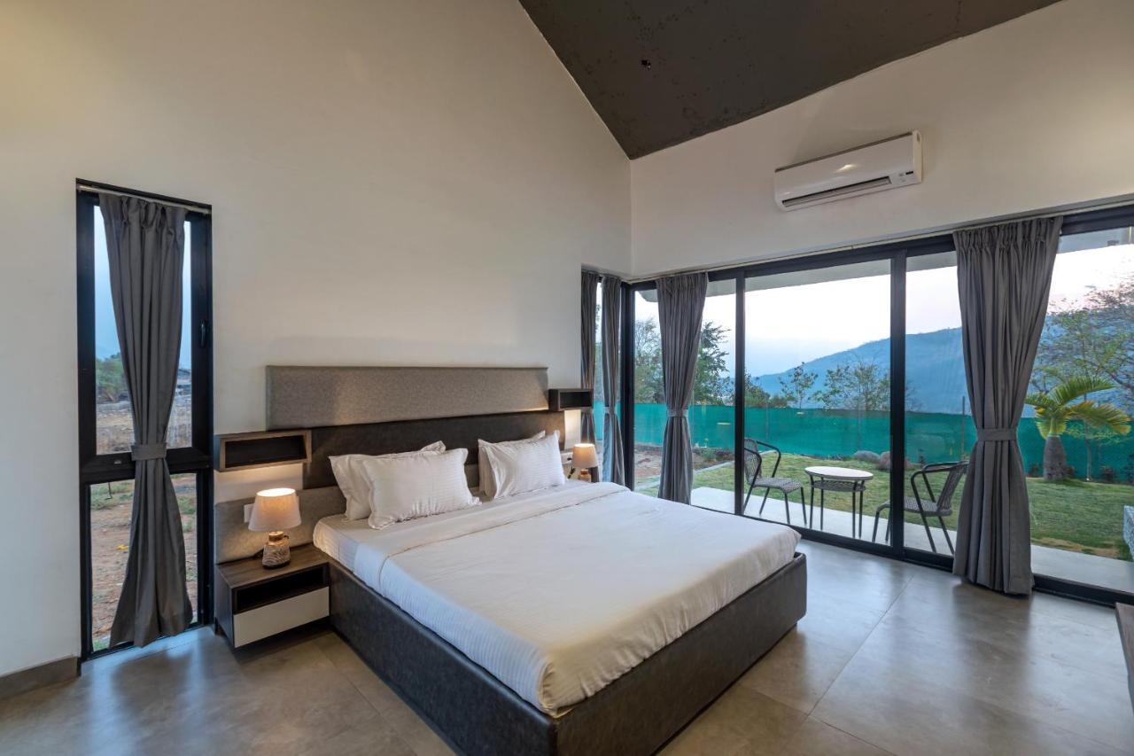 Saffronstays Stargazer, Karjat - Luxury Pool Villa With Lake View Exterior photo